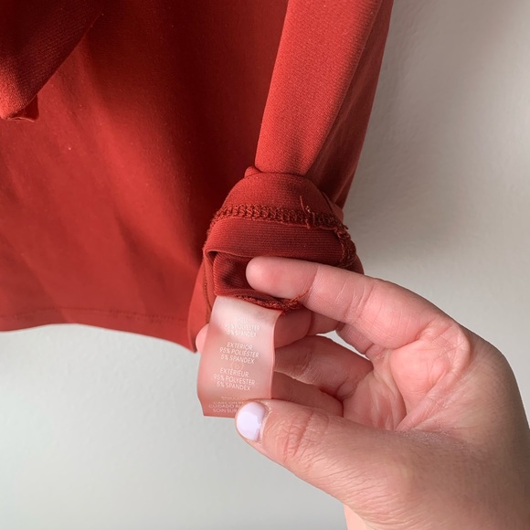 Karl Lagerfeld Paris Sleeveless Blouse Pearl Top Terracotta Red Size Small - Picture 7 of 7